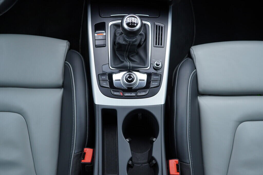 OV190V09728_58.webp_A4 AVANT S-line 3.0 TDI 180 kW manuál, DPH