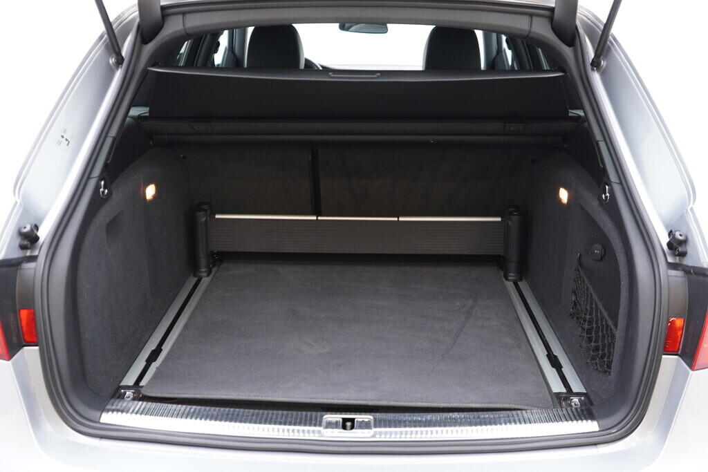 OV190V09728_63.webp_A4 AVANT S-line 3.0 TDI 180 kW manuál, DPH