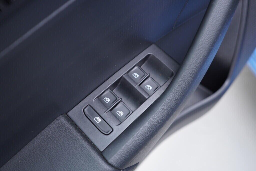 OV190V09730_20.webp_RAPID Style 1.0 TSI 70 kW automat