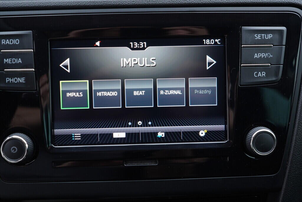 OV190V09730_28.webp_RAPID Style 1.0 TSI 70 kW automat