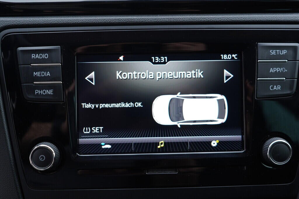 OV190V09730_30.webp_RAPID Style 1.0 TSI 70 kW automat