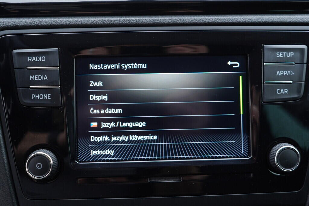 OV190V09730_32.webp_RAPID Style 1.0 TSI 70 kW automat