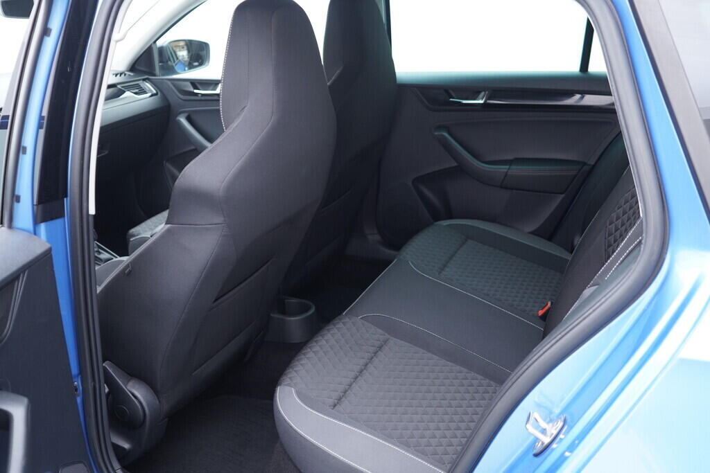 OV190V09730_35.webp_RAPID Style 1.0 TSI 70 kW automat