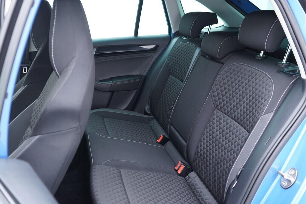 OV190V09730_36.webp_RAPID Style 1.0 TSI 70 kW automat