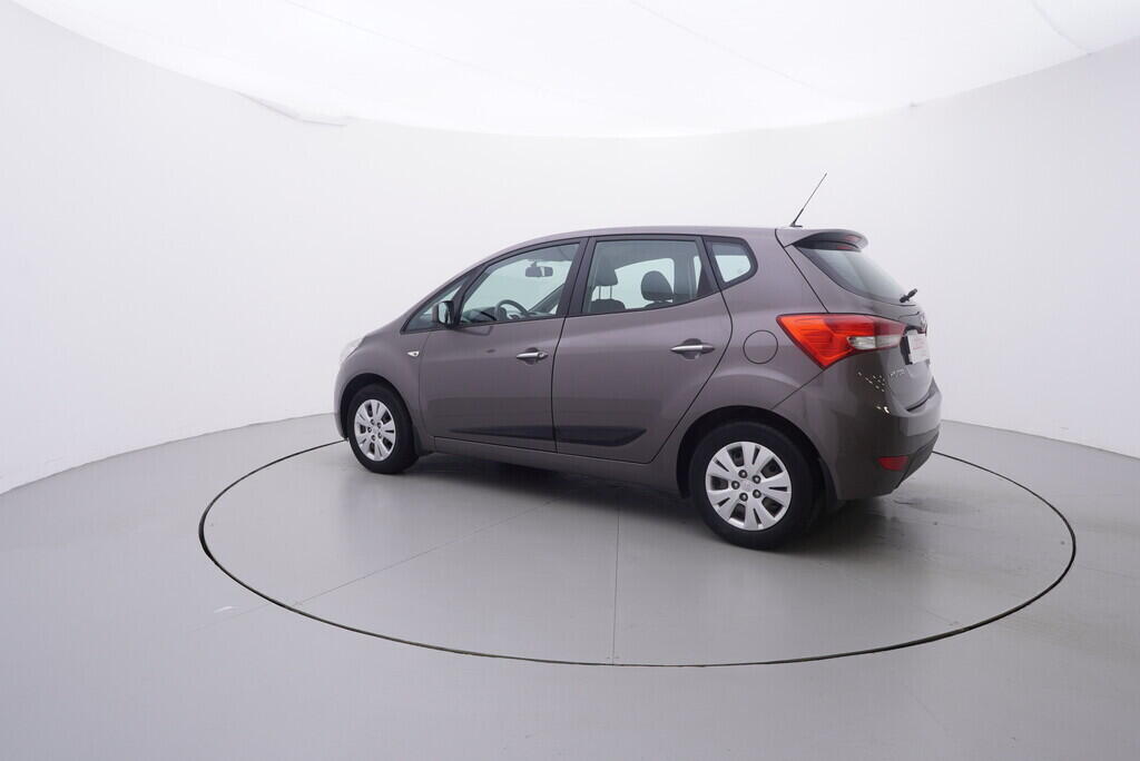 OV190V09734_12.webp_IX20  1.4  66 kW manuál