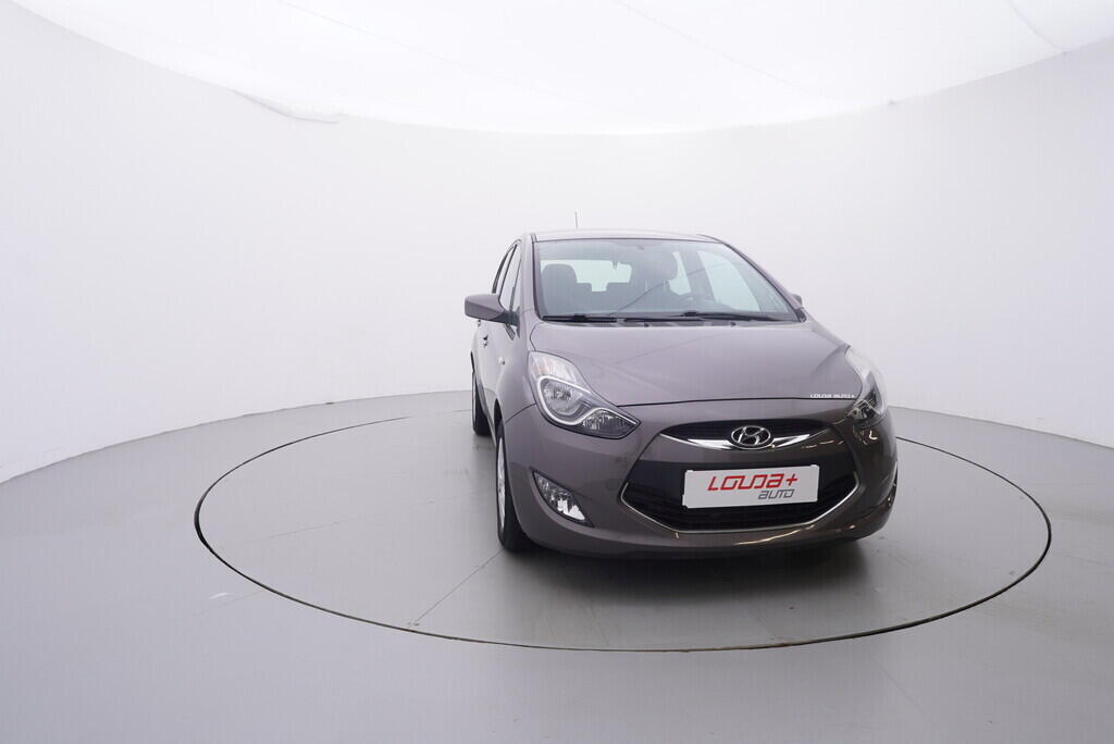 OV190V09734_17.webp_IX20  1.4  66 kW manuál