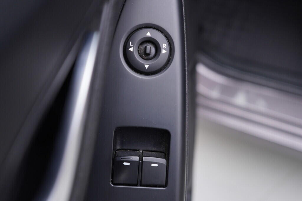 OV190V09734_20.webp_IX20  1.4  66 kW manuál