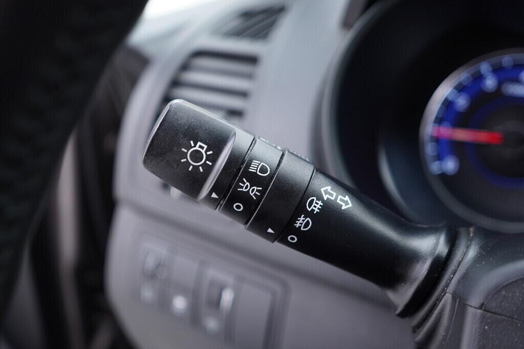 OV190V09734_23.webp_IX20  1.4  66 kW manuál