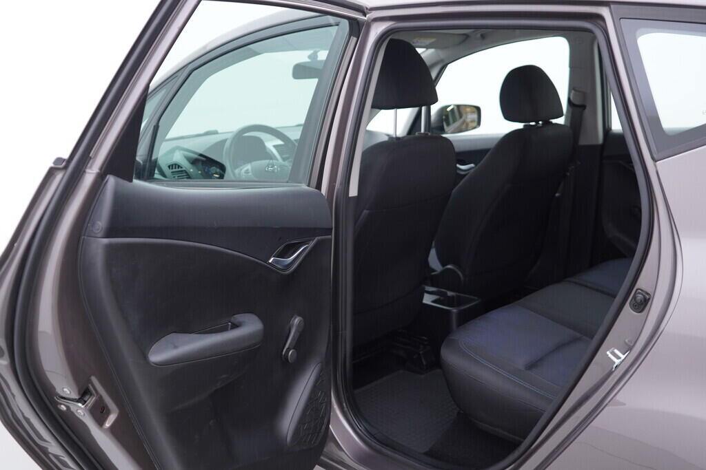 OV190V09734_30.webp_IX20  1.4  66 kW manuál