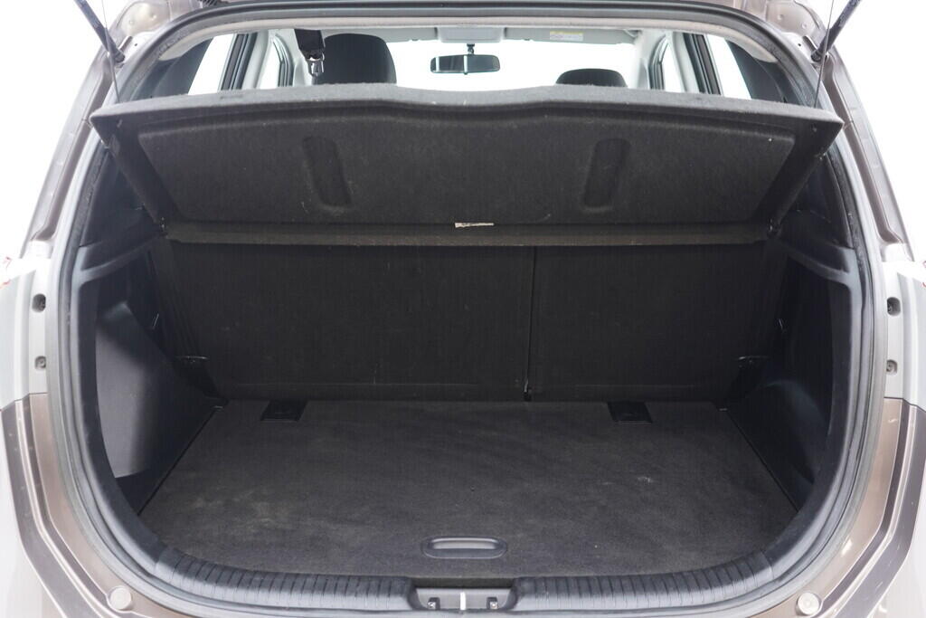 OV190V09734_32.webp_IX20  1.4  66 kW manuál