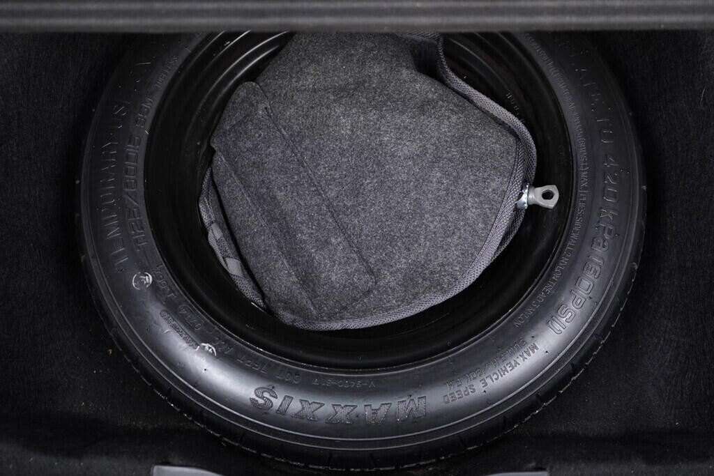 OV190V09734_33.webp_IX20  1.4  66 kW manuál