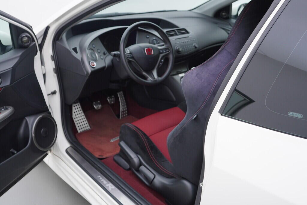 OV190V09735_18.webp_CIVIC TYPE-R 2.0  148 kW manuál