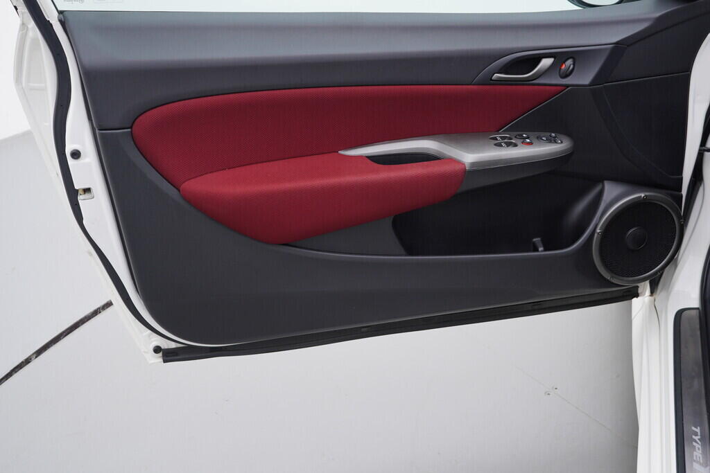 OV190V09735_19.webp_CIVIC TYPE-R 2.0  148 kW manuál