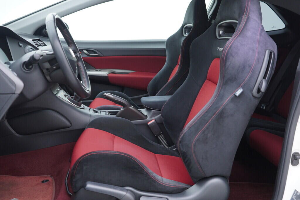 OV190V09735_22.webp_CIVIC TYPE-R 2.0  148 kW manuál