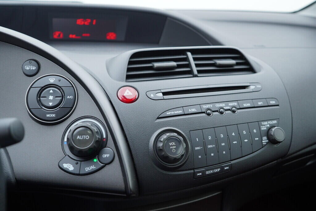 OV190V09735_29.webp_CIVIC TYPE-R 2.0  148 kW manuál