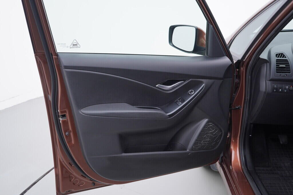 OV190V09738_19.webp_IX20  1.4 16V 66 kW manuál, DPH