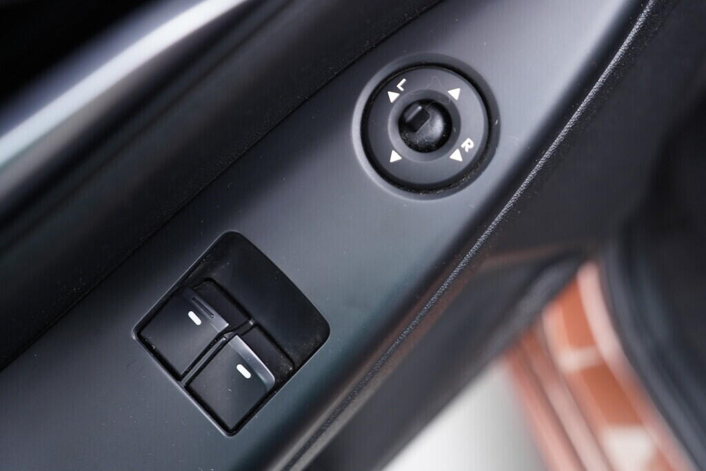 OV190V09738_20.webp_IX20  1.4 16V 66 kW manuál, DPH