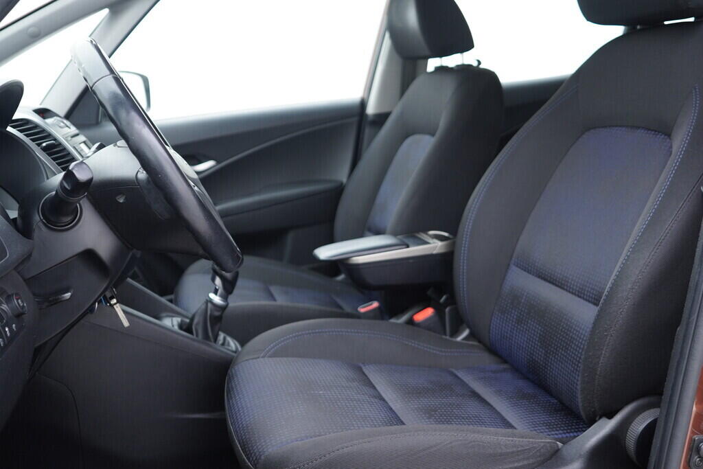 OV190V09738_22.webp_IX20  1.4 16V 66 kW manuál, DPH