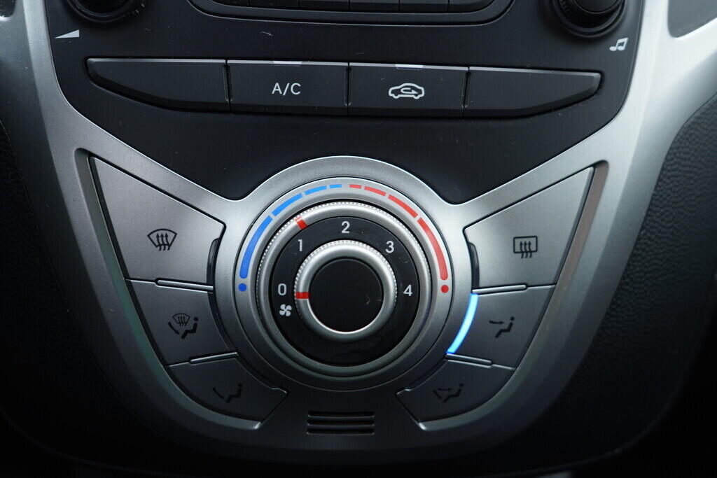 OV190V09738_30.webp_IX20  1.4 16V 66 kW manuál, DPH