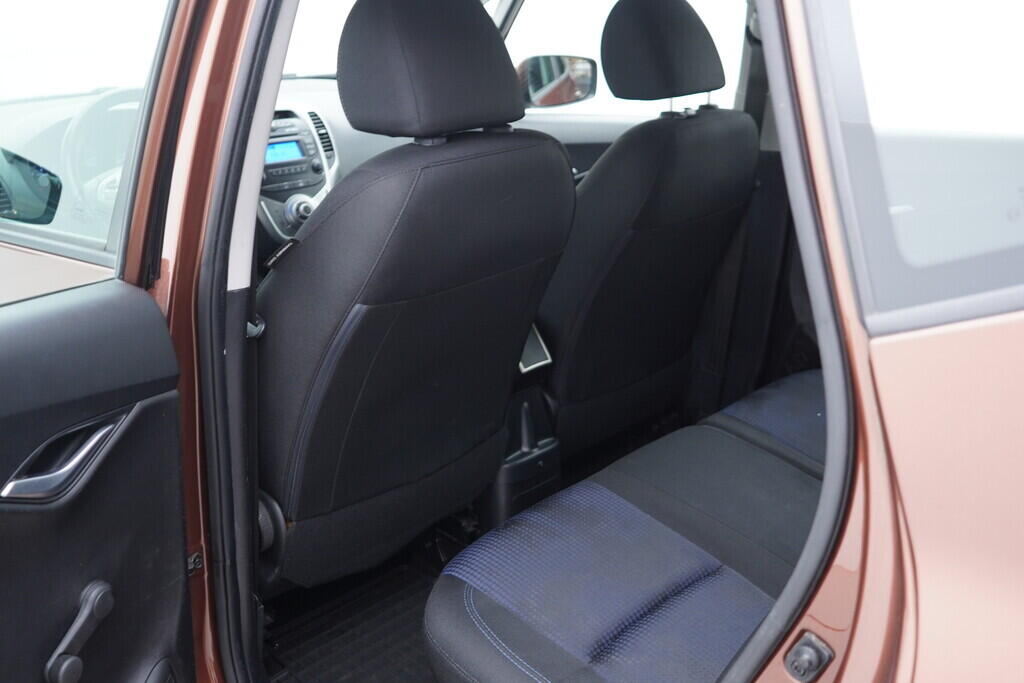 OV190V09738_33.webp_IX20  1.4 16V 66 kW manuál, DPH