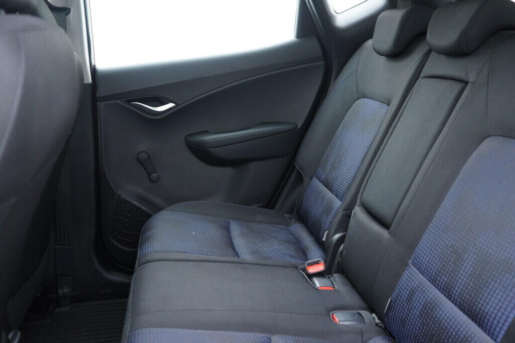 OV190V09738_34.webp_IX20  1.4 16V 66 kW manuál, DPH