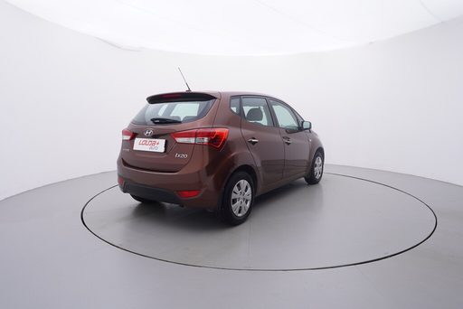 IX20  1.4 16V 66 kW manuál, DPH