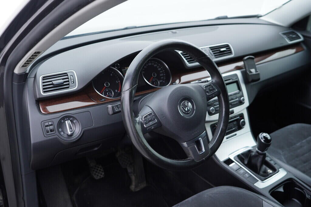 OV190V09739_22.webp_PASSAT variant bluemotion 2.0 TDI 103 kW manuál