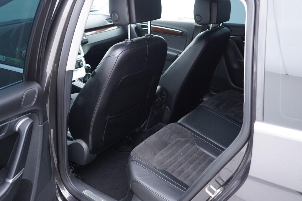 OV190V09739_34.webp_PASSAT variant bluemotion 2.0 TDI 103 kW manuál