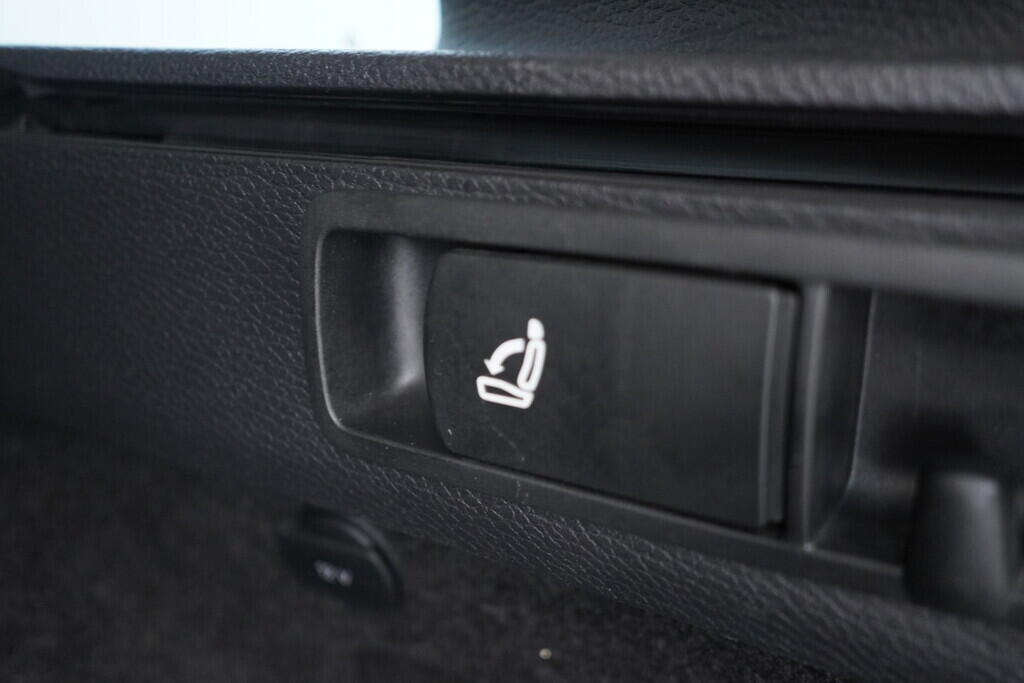 OV190V09739_38.webp_PASSAT variant bluemotion 2.0 TDI 103 kW manuál