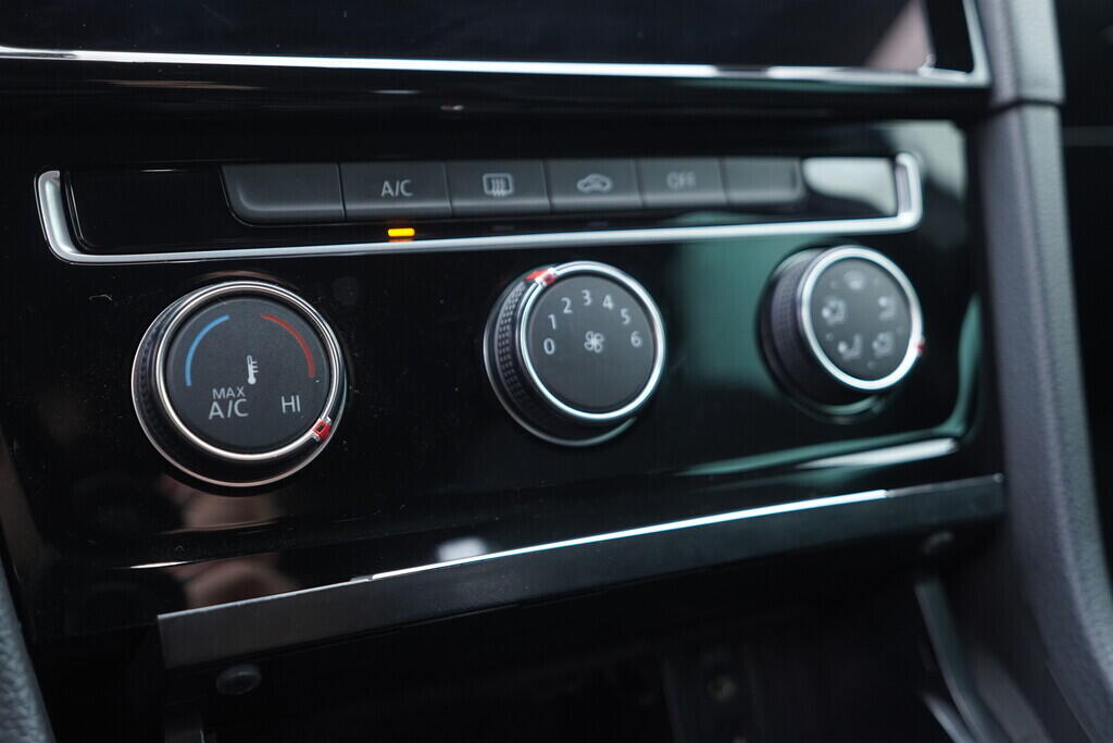 OV190V09741_32.webp_GOLF Sport 1.4 TSI 110 kW automat