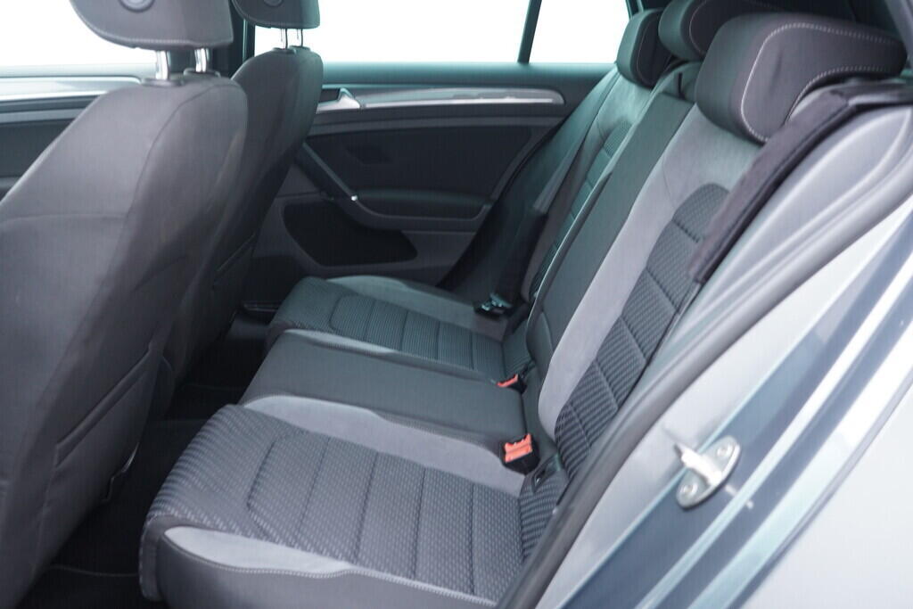 OV190V09741_36.webp_GOLF Sport 1.4 TSI 110 kW automat