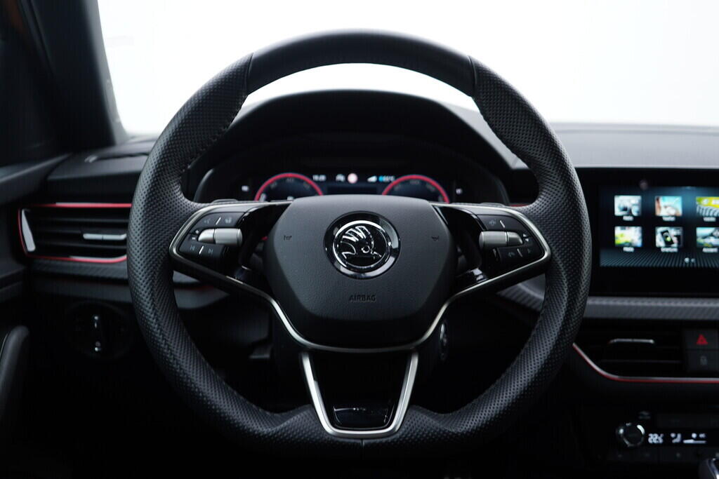 OV190V09743_28.webp_KAMIQ Monte Carlo 1.0 TSI 85 kW automat, DPH