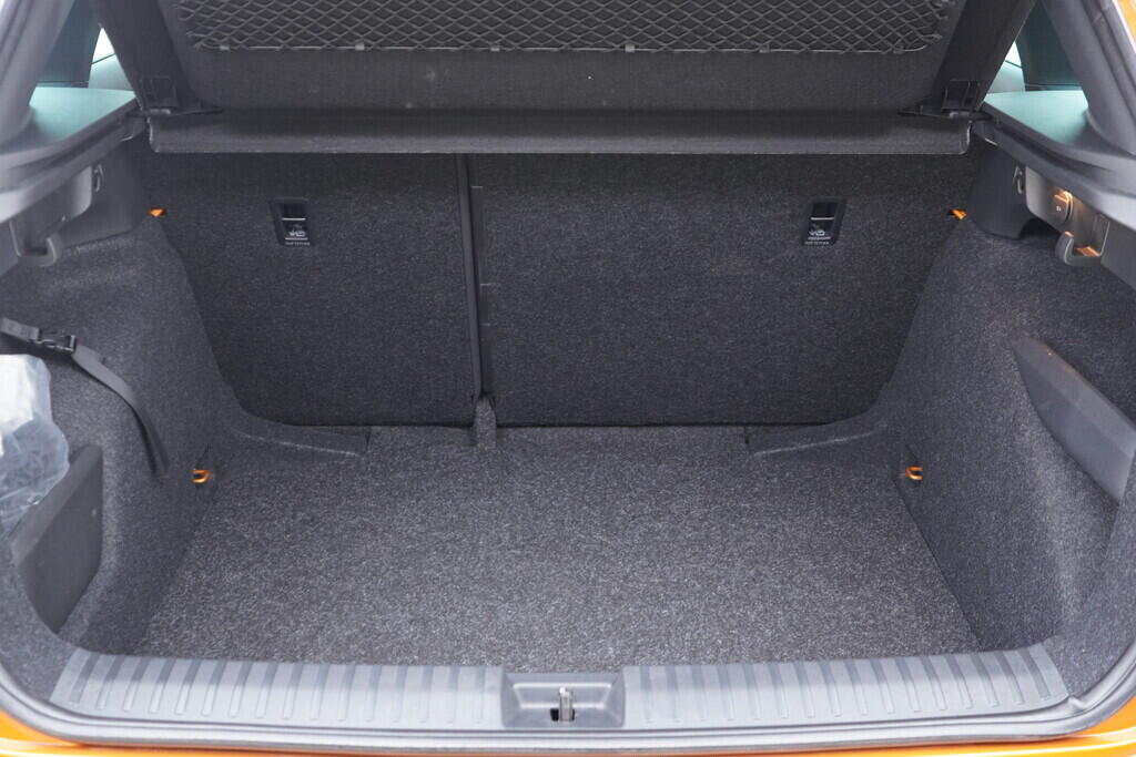 OV190V09743_36.webp_KAMIQ Monte Carlo 1.0 TSI 85 kW automat, DPH