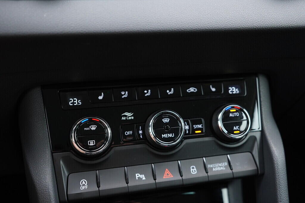 OV190V09748_32.webp_KAROQ Selection 1.5 TSI 110 kW automat, DPH