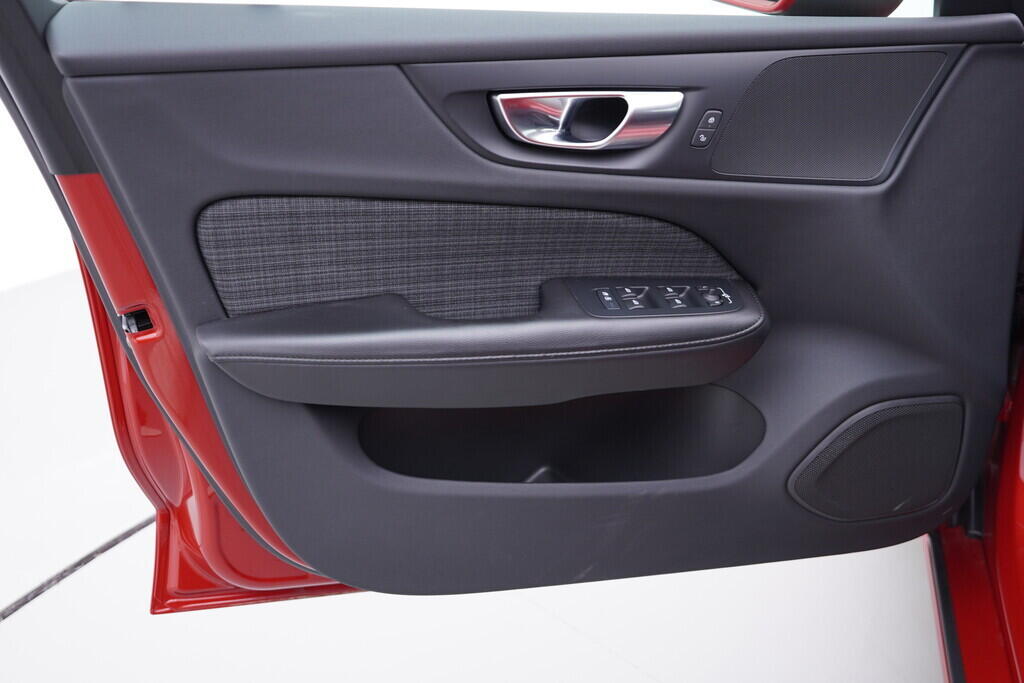 OV190V09752_19.webp_V60 CORE 2.0 B420T4 120 kW automat, DPH