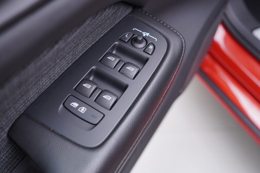 OV190V09752_20.webp_V60 CORE 2.0 B420T4 120 kW automat, DPH