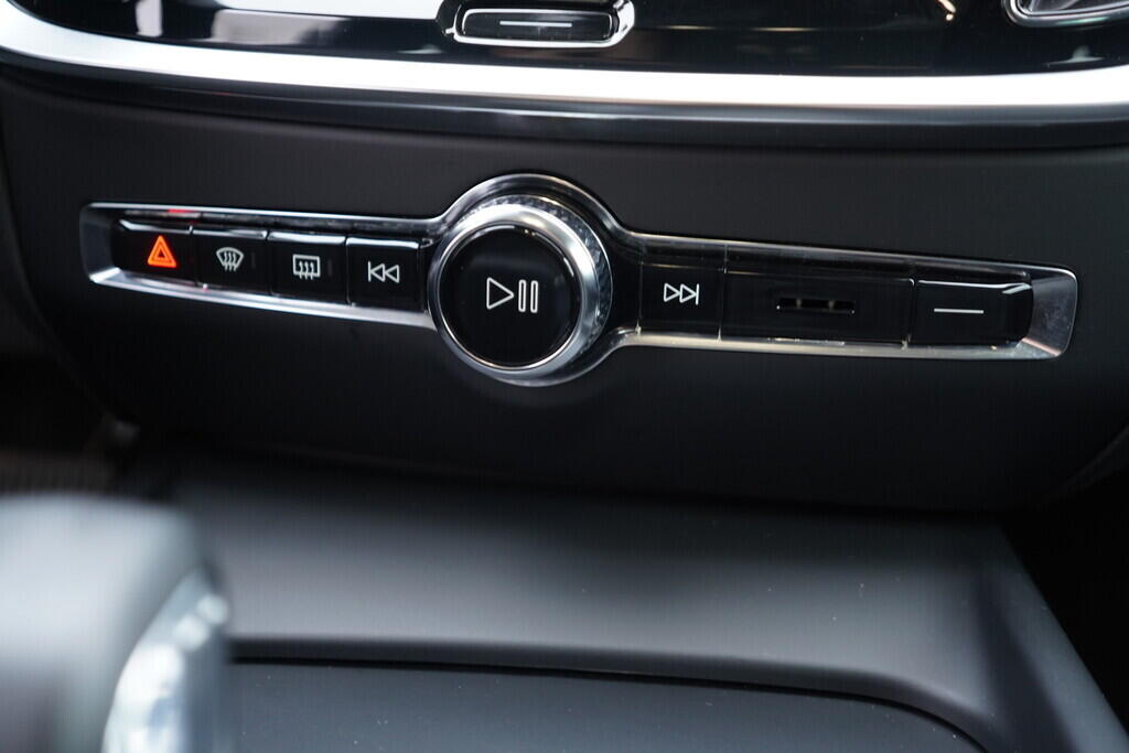 OV190V09752_31.webp_V60 CORE 2.0 B420T4 120 kW automat, DPH