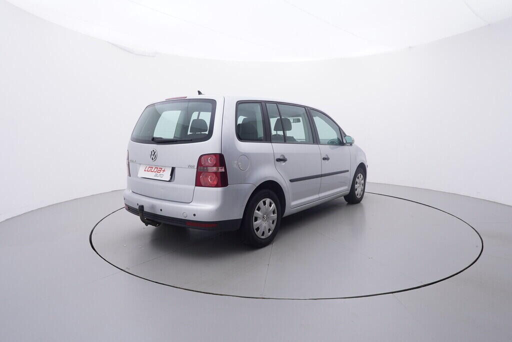 OV190V09755_14.webp_TOURAN  1.9 TDI 77 kW manuál