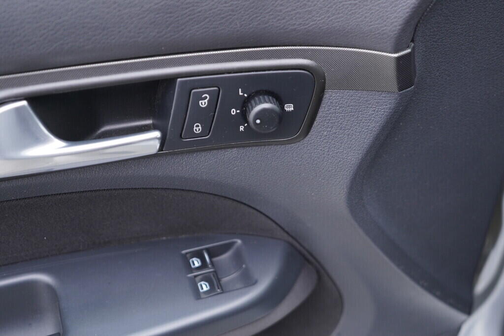 OV190V09755_20.webp_TOURAN  1.9 TDI 77 kW manuál