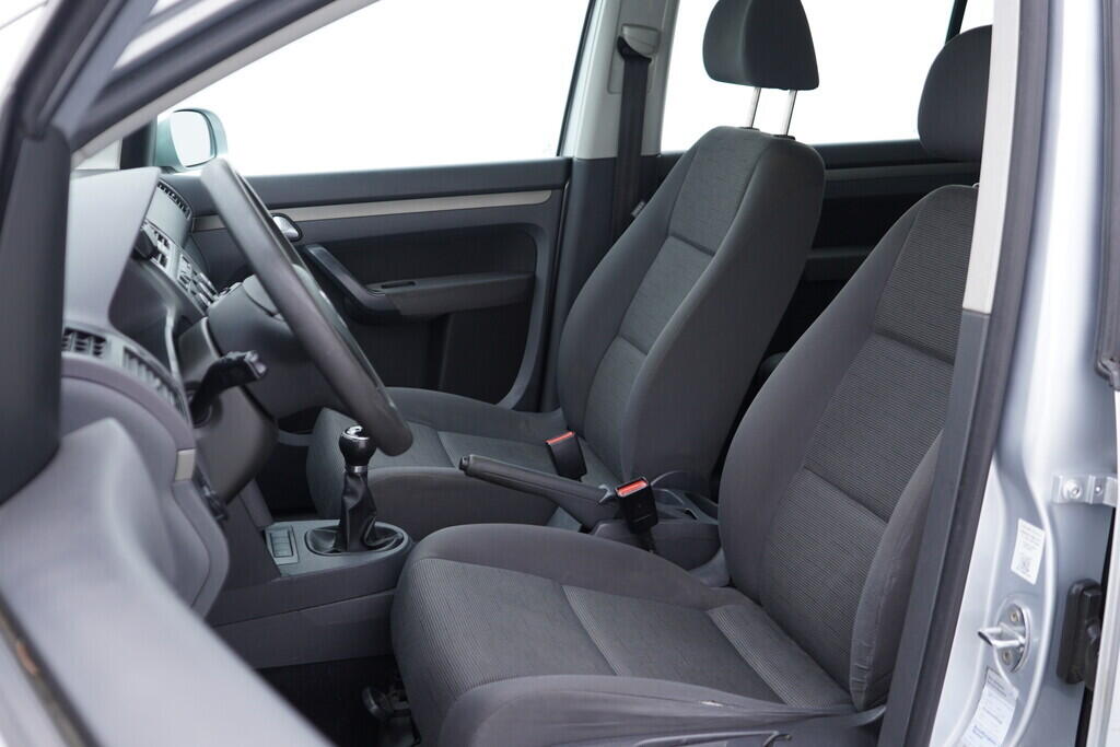 OV190V09755_22.webp_TOURAN  1.9 TDI 77 kW manuál