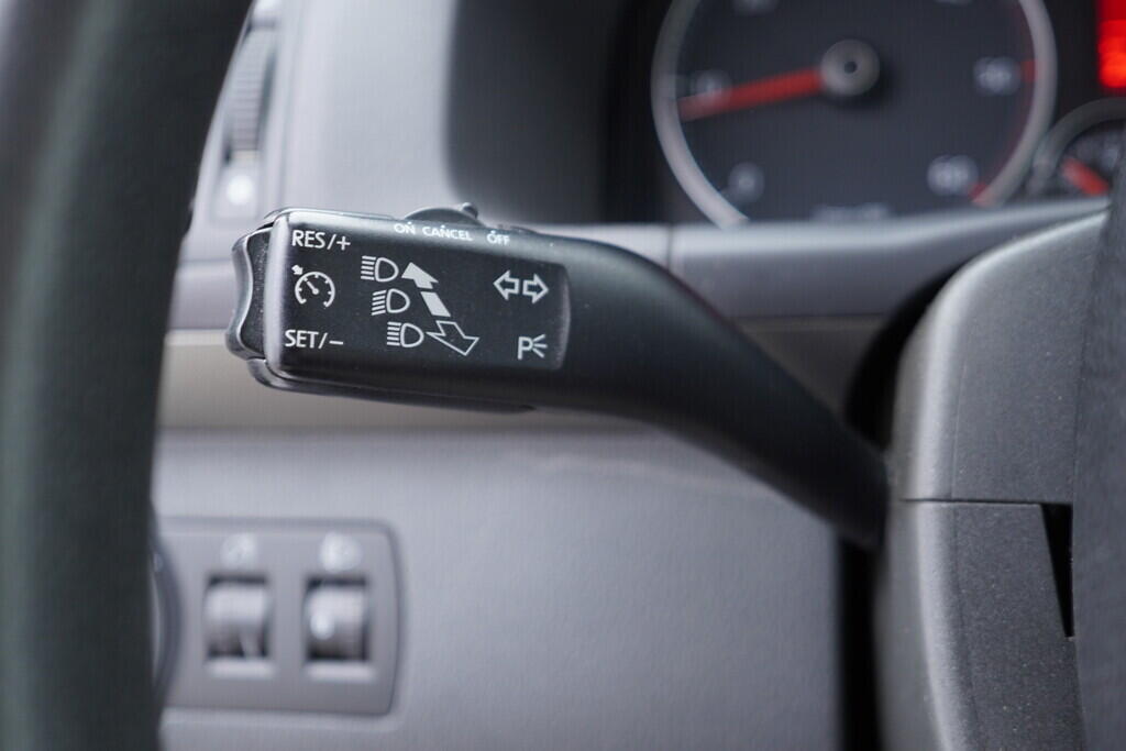 OV190V09755_23.webp_TOURAN  1.9 TDI 77 kW manuál