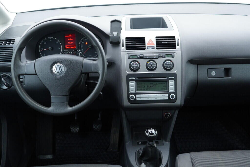 OV190V09755_25.webp_TOURAN  1.9 TDI 77 kW manuál