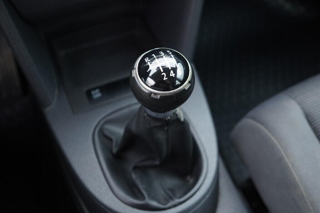 OV190V09755_30.webp_TOURAN  1.9 TDI 77 kW manuál