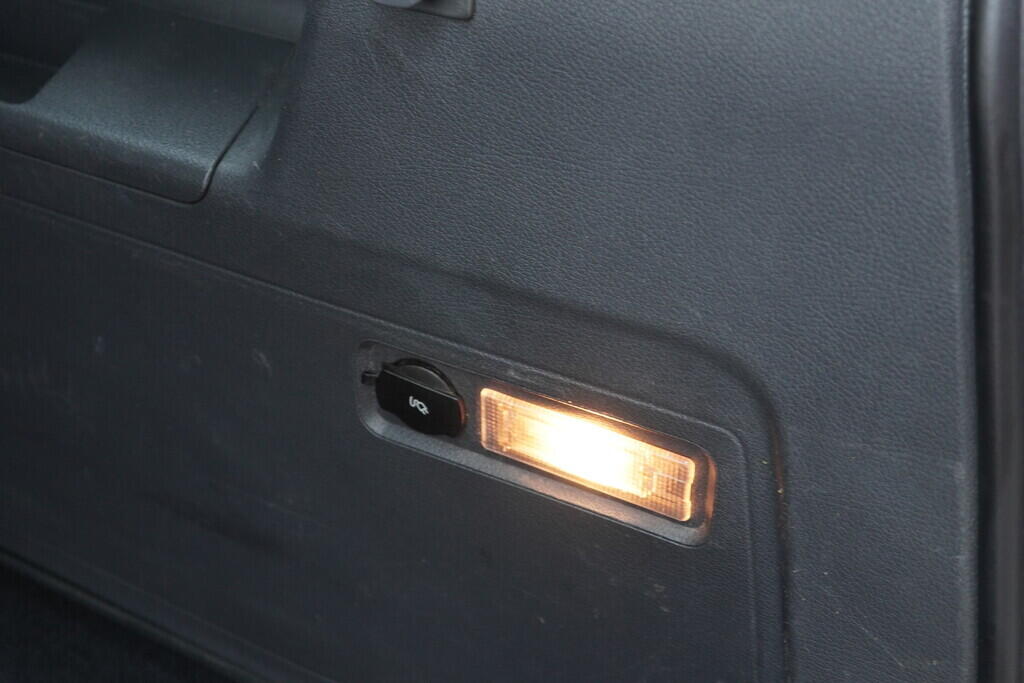 OV190V09755_34.webp_TOURAN  1.9 TDI 77 kW manuál