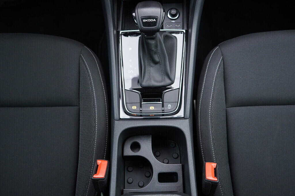 OV190V09756_32.webp_KAROQ Selection 1.5 TSI 110 kW automat, DPH