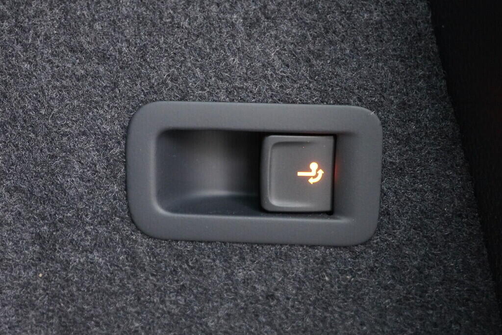 OV190V09756_38.webp_KAROQ Selection 1.5 TSI 110 kW automat, DPH