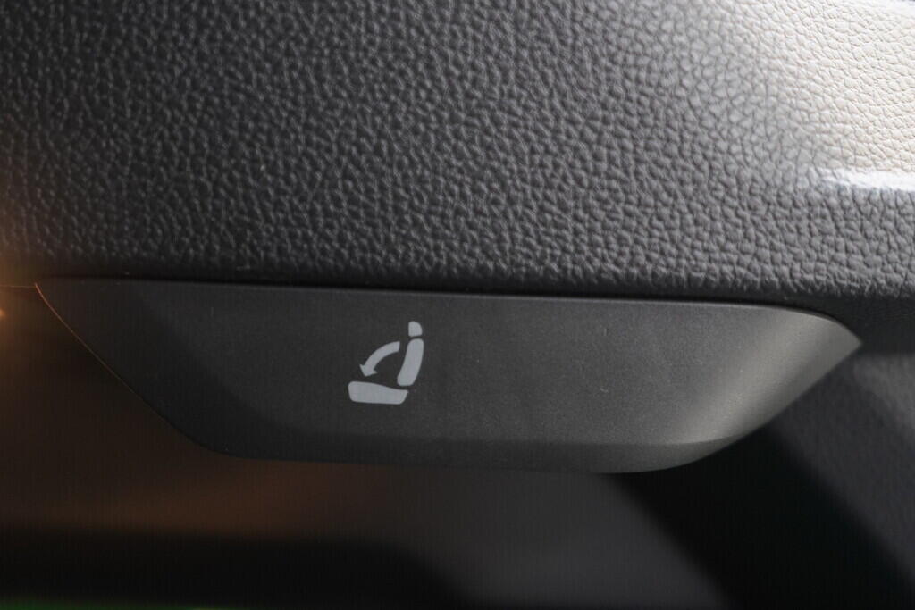 OV190V09756_39.webp_KAROQ Selection 1.5 TSI 110 kW automat, DPH