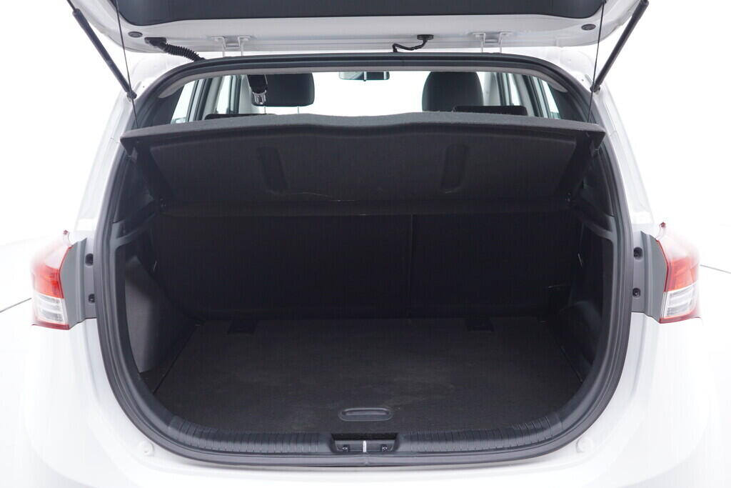 OV190V09758_34.webp_IX20  1.6  91 kW manuál