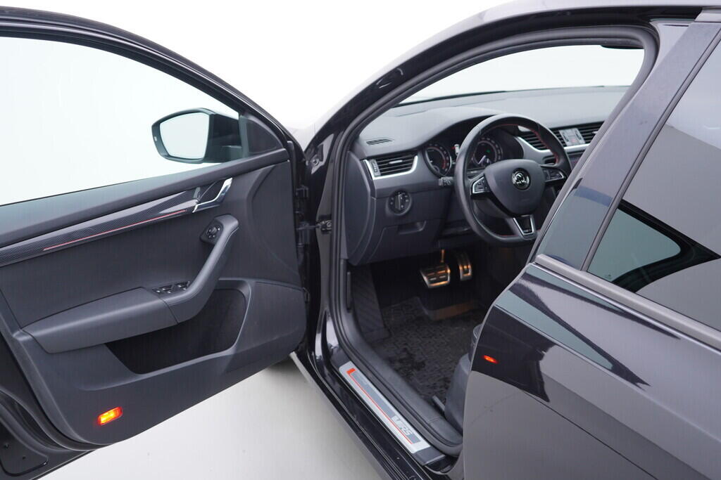 OV190V09761_18.webp_OCTAVIA RS 2.0 CUN 621173 135 kW automat, DPH