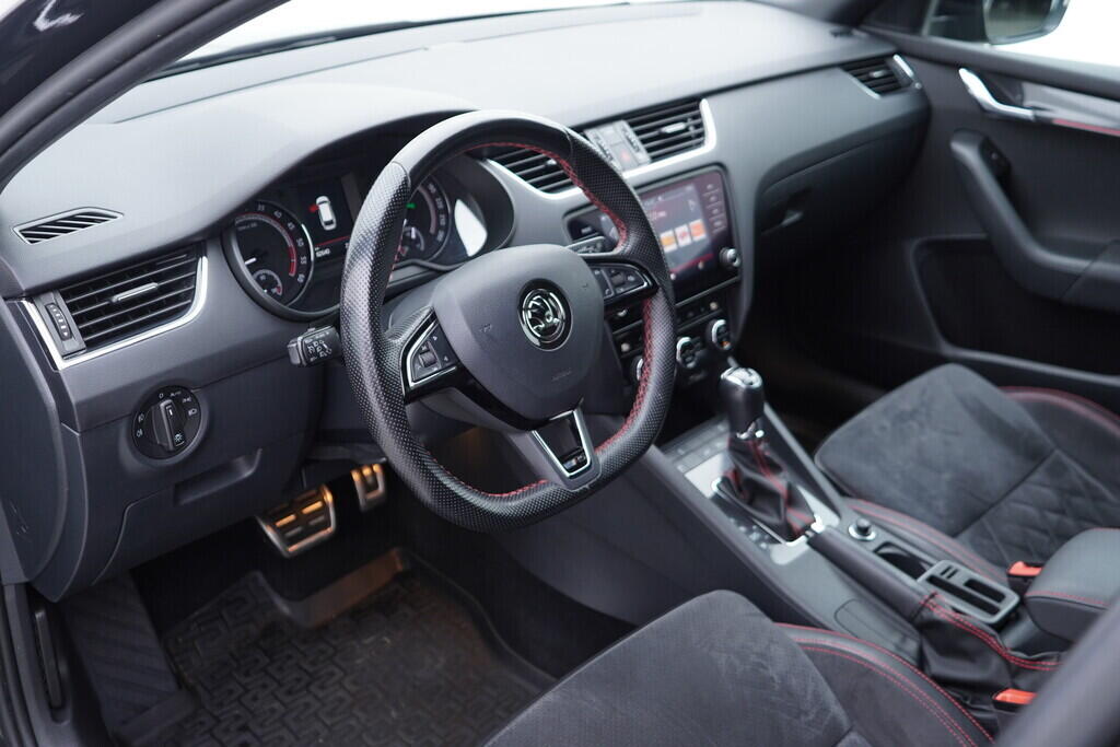 OV190V09761_22.webp_OCTAVIA RS 2.0 CUN 621173 135 kW automat, DPH